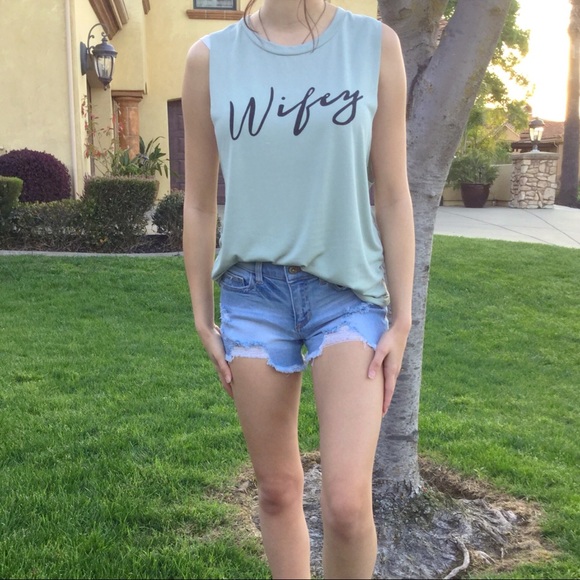 CLEARANCE‼️5 🌟 Wifey Tank - Picture 2 of 5